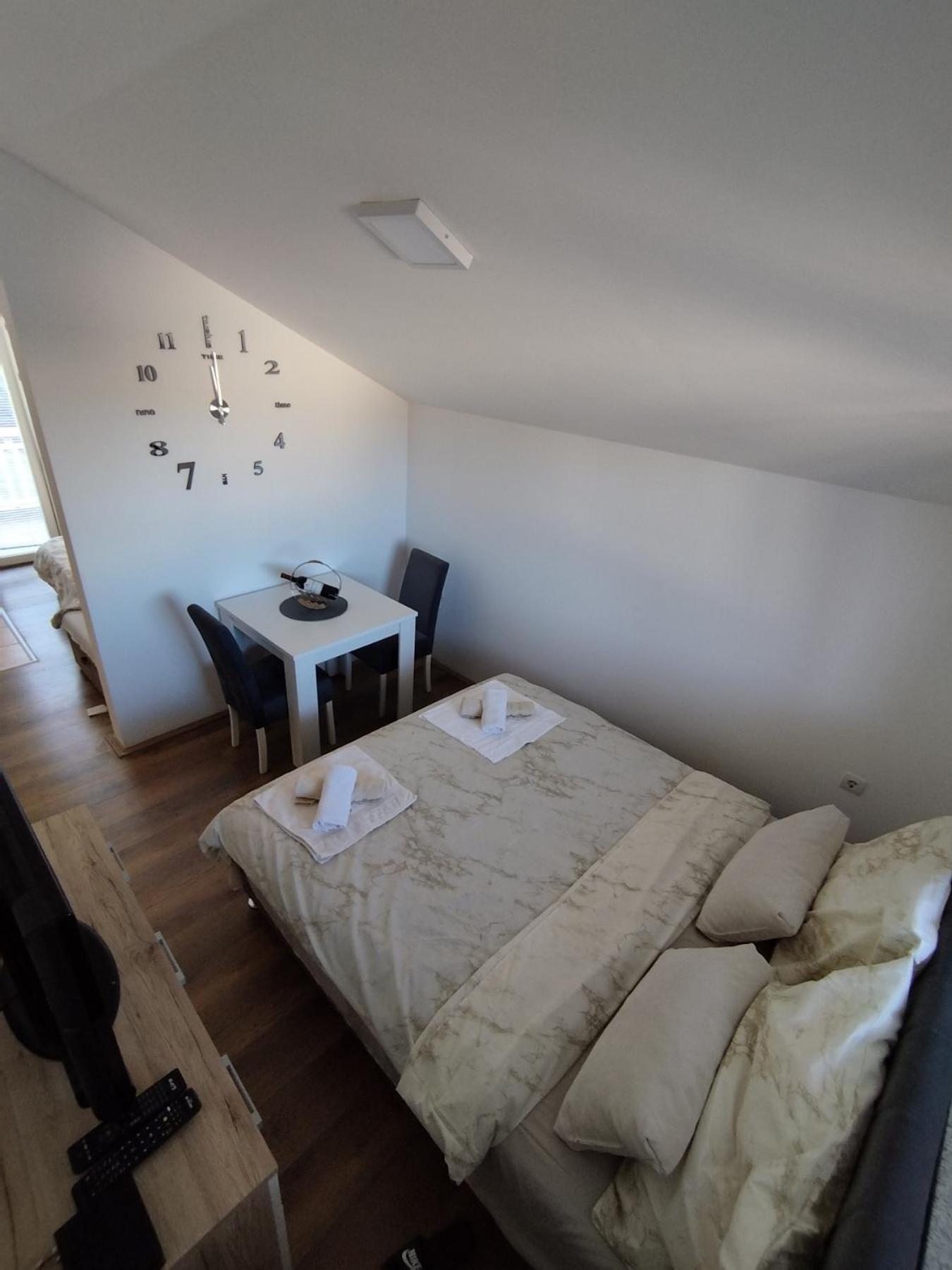 Pivac 1 Apartment